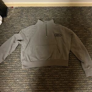 Brand new never worn Land Rover pac sun collection half zip, bundle and save!